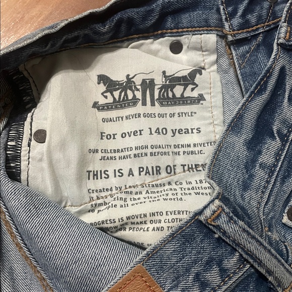 NWT Levi's Patchwork Jeans Shorts size 29 (8) - Picture 6 of 6